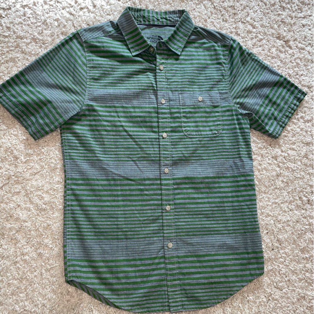 North Face Men's striped shirt size small